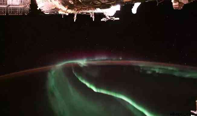 宇航员从国际空间站看到的极光