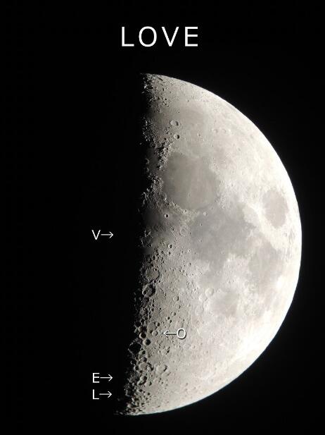 一组业余天文学家在日本四国岛的梨树县进行了一项很有创造性的研究，他们发现了月球上的L-O-V-E。他们的秘密是观察这张清晰的上弦月图像。