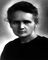 玛丽•居里（1867-1934），原名：玛丽•斯克沃多夫斯卡（Marie Sklodowska）, 是波兰裔法国籍女物理学家、放射性化学家。与其丈夫共同发现了放射性元素镭，之后又发现了放射性元素钋。是历史上第一个获得两项诺贝尔奖的人。
